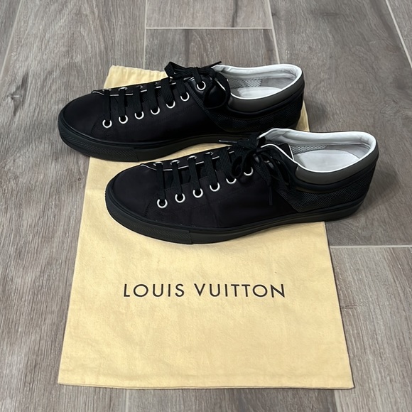 Louis Vuitton Paris multi material sneakers. - Picture 2 of 7